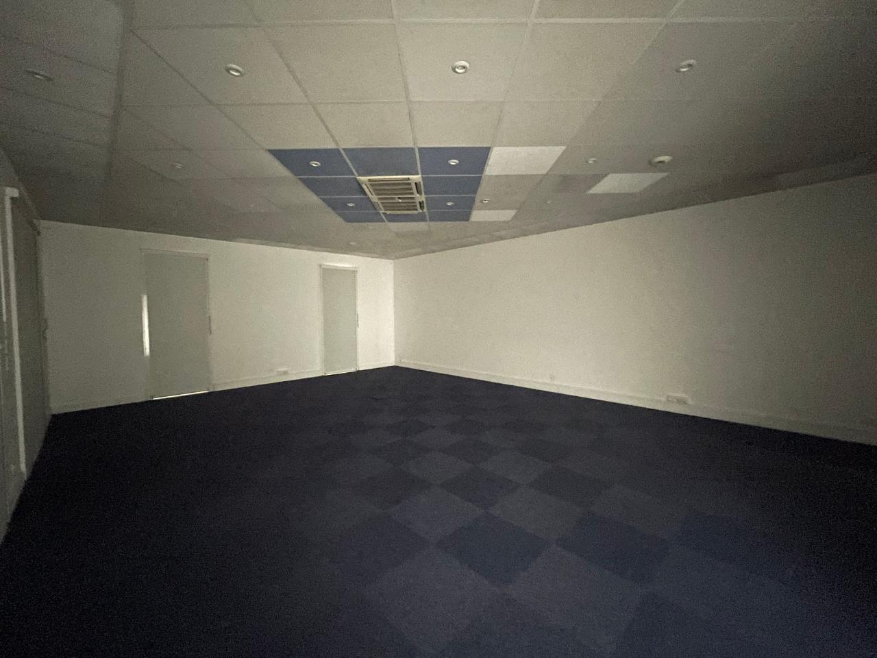 Bureau La Chapelle-Saint-Mesmin 568m² Vente bureau La Chapelle-Saint-Mesmin Loiret OVBUR2533950 10